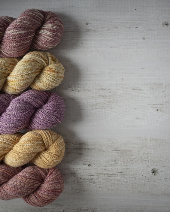 Naturally dyed yarn